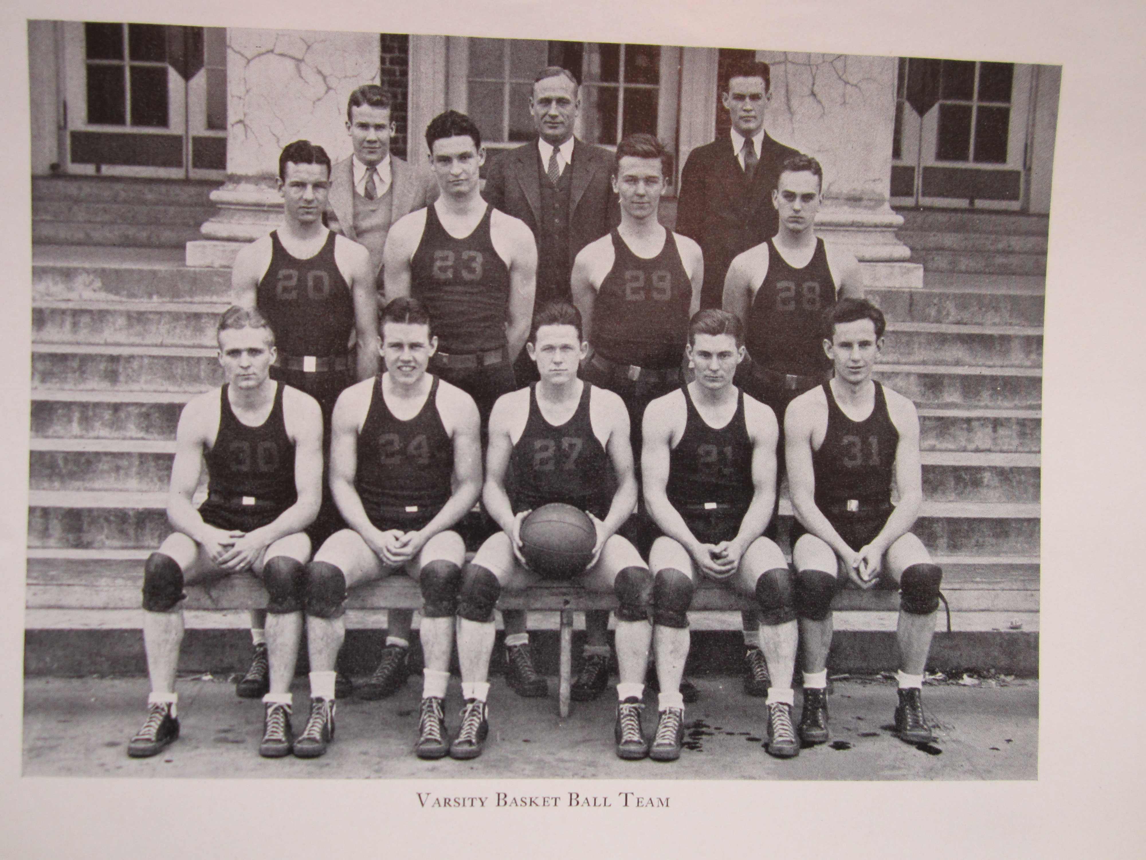 U.Va. Basketball Team from the 1934 Corks and Curls ()